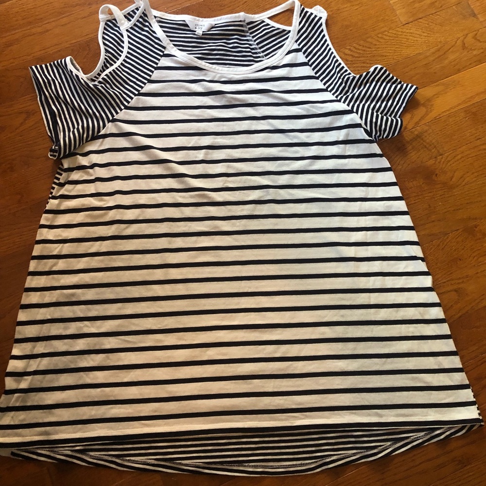 Crown & Ivy Striped Top, Size Large